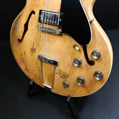 Mid 70s Gibson ES 335 Signed by AC/DC image 17