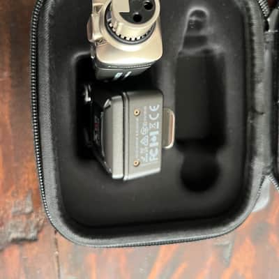 Xvive U4 Wireless In-Ear Monitor System.Unused image 6