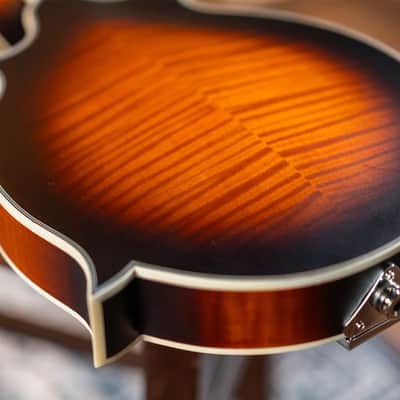Washburn M3SEBRK Americana Series Solid Spruce Top Maple Neck F-Style 8-String Acoustic-Electric Mandolin w/Padded Gig Bag image 2