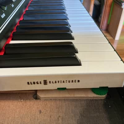 Rhodes MK 8 Stage 61 61-Key Electric Piano image 8