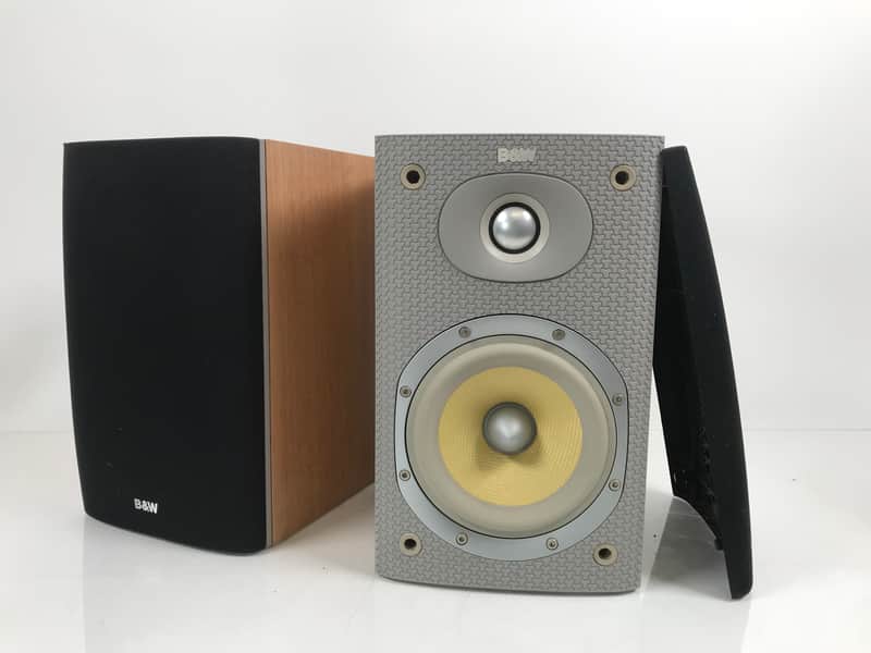 B&W DM600 S3 Bowers & Wilkins Bookshelf Speakers Pair Natural Wood