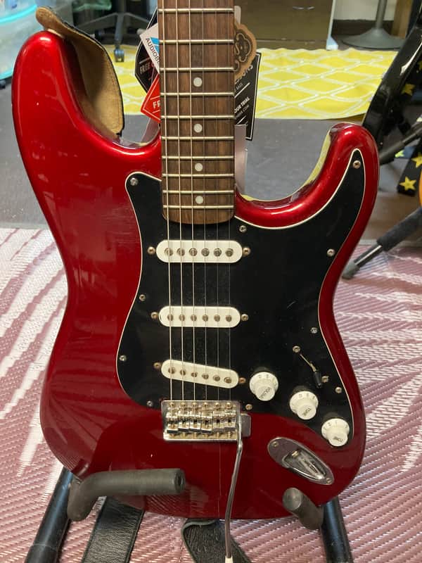 Squier Affinity 2006 - Red image 1
