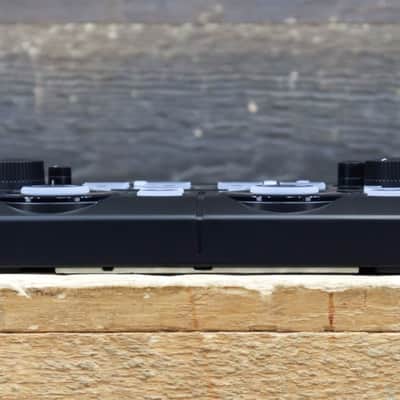 Boss RC-202 Loop Station Two-Simultaneous Stereo Phrase Tracks Tabletop Looper image 7