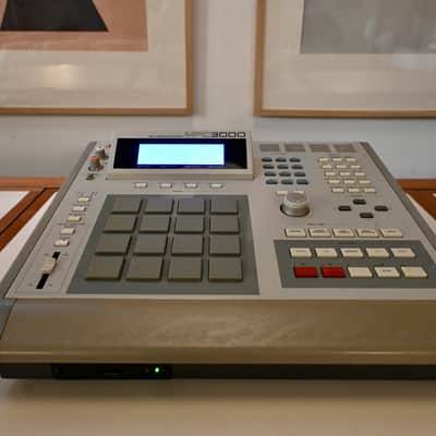 Akai MPC3000 MIDI Production Center 1993 - 2001 - Grey
