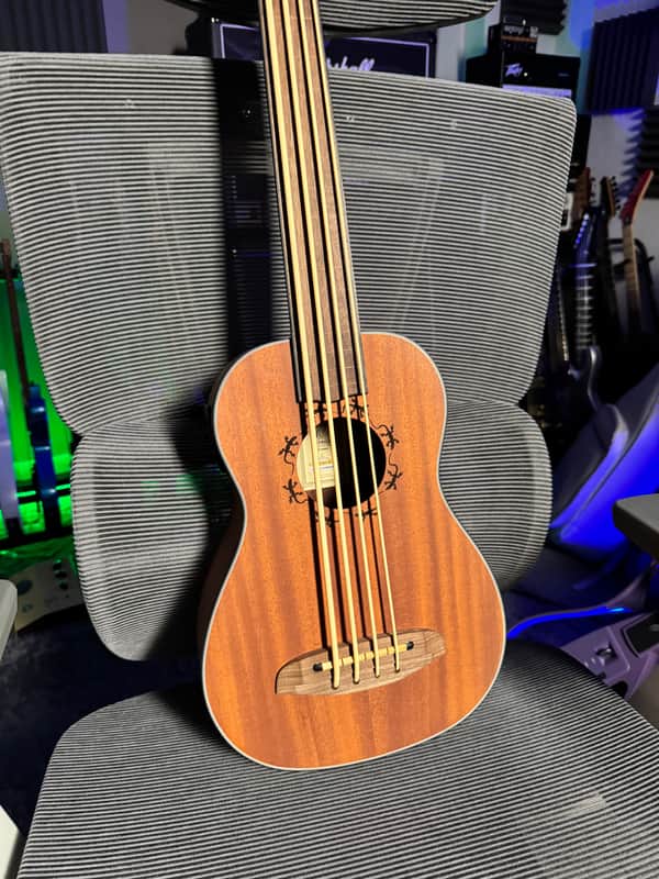 Ortega Fretless Bass Ukulele "LIZZY" image 1