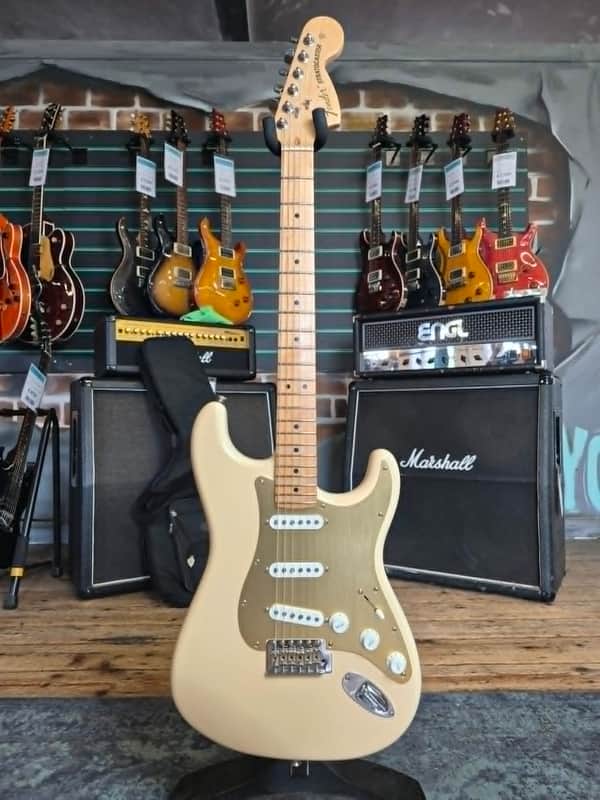 Fender American Special Stratocaster Olympic White 2018 Electric Guitar image 1