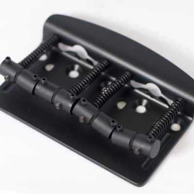 Hipshot Vintage 4-String .750 Bass Bridge Black 19mm Spacing - Non String-Through image 2
