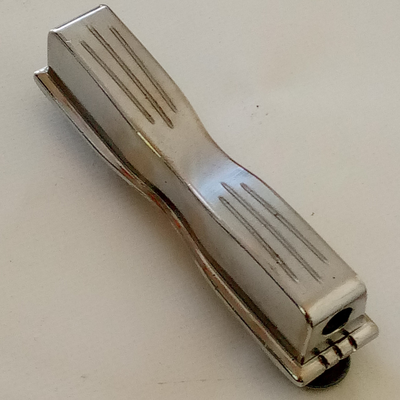 Ludwig 1+Large Bow-Tie Bass Drum Lug Chrome Club Date Marching 3 7/8"USA Vintage — main photograph
