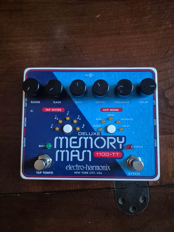 Electro-Harmonix Deluxe Memory Man 1100-TT Tap Tempo 1100Ms Analog Delay 2011 - Present - Blue image 1