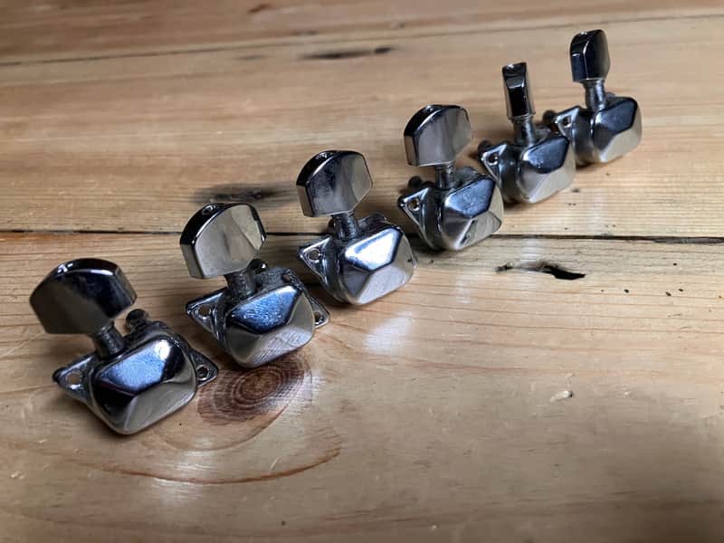 Yamaha Pacifica 012 Chrome Guitar Machine Heads Tuners 6 - in - line image 1