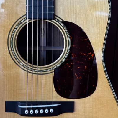 Martin  HD-28V Custom Shop 2021 - Adirondack/Premium Guatemalan image 1