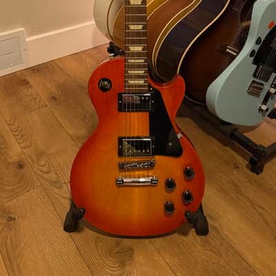 Gibson Les Paul Studio with original hard case image 8