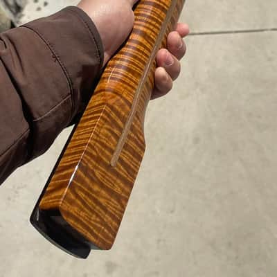 5a  Round End stainless steel 22frets Roasted flame Maple guitar neck 25.5inch hole 10mm  gloss Rosewood fingerboard ， Bone nut Roasted Flame Maple electric guitar neck