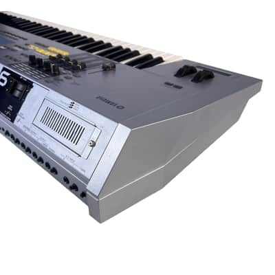 Yamaha MOTIF ES6 61-Key Synthesizer Workstation Keyboard image 10