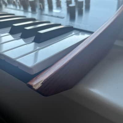 Korg Prologue 8 Polyphonic 49-Key 8-Voice Analog Synthesizer 2018 - Present - Black/Wood image 2