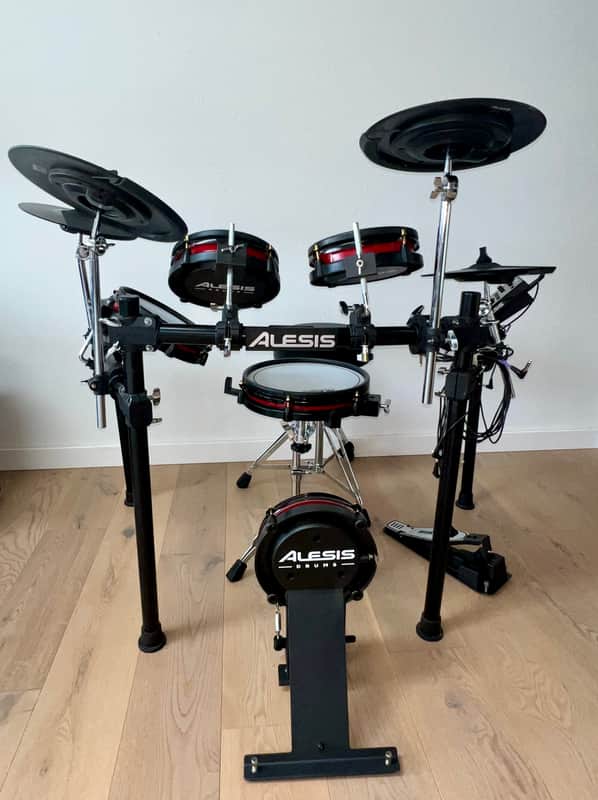Very Clean Alesis Crimson II SE, Complete with DW Throne & Pedal ! image 1