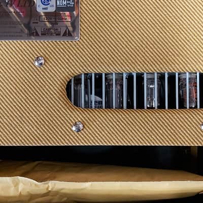 Fender Pro Junior IV 15-Watt 1x10" Guitar Combo image 3