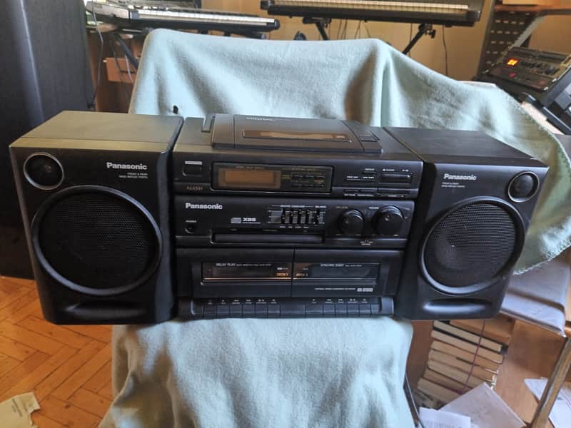 LAST CHANCE TO GET BY JUNE 15 !! Panasonic RX-DT 610 XBS 80s-00s - Black image 1