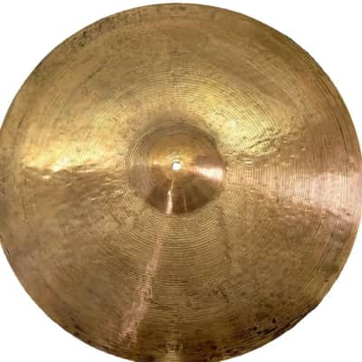 Used Royal Cymbal Craftsman Nefertiti Ride Cymbal 22" 2705 grams - Very Good image 2