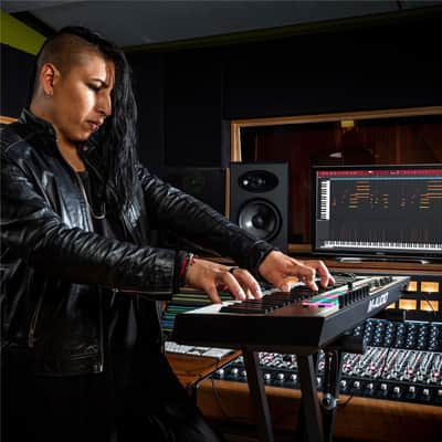 M-Audio Oxygen Pro 61 61-Key USB Powered MIDI Controller with Smart Controls and Auto-Mapping image 12
