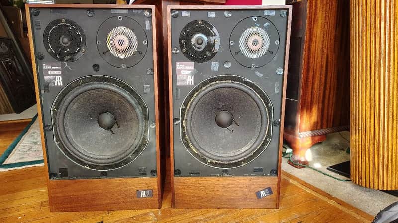 Acoustic Research AR11 speakers in excellent condition - 1980's image 1