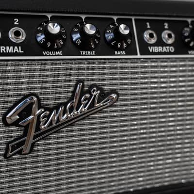 Fender '65 Deluxe Reverb-Amp 2-Channel 22-Watt Guitar Amp Head 2014 - 2016 - Black image 2