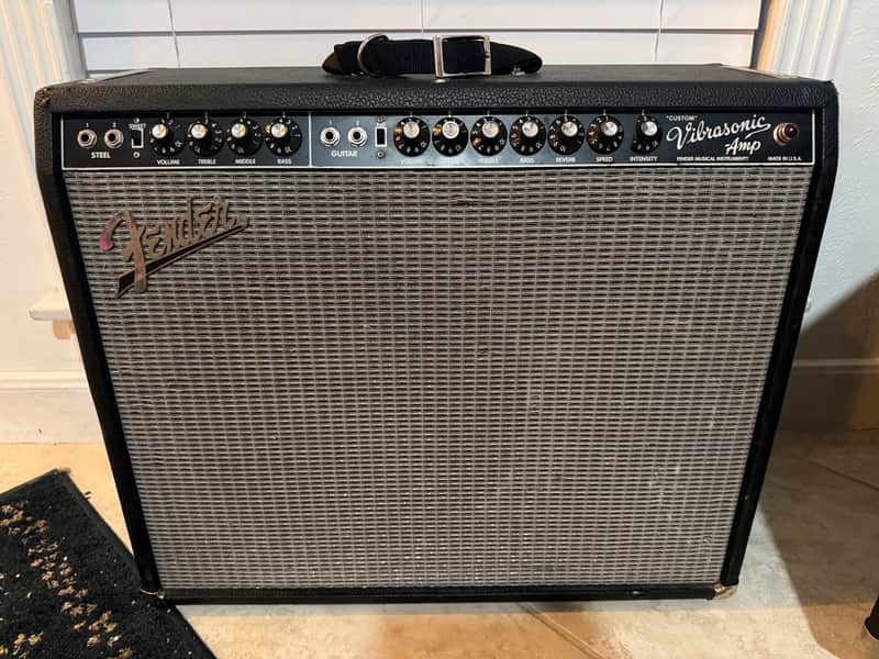 Fender "Custom" Vibrasonic 100-Watt 1x15" Guitar Combo 1995 - 1996 - Black image 1