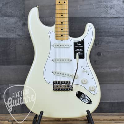 Mint Fender Vintera III Late 60s Stratocaster - Olympic White with Gigbag image 16