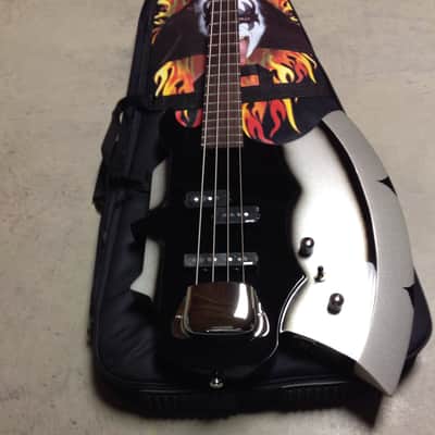 Cort Gene Simmons Axe Bass 2013 Black &Silver image 2