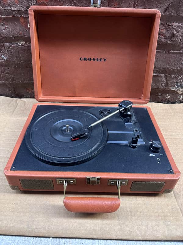 Crosley Cruiser CR8005A-OR Portable 3-Speed Turntable – Orange – Manufactured August 2014 image 1