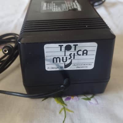 Roland ACG-220 power adapter - Black image 4