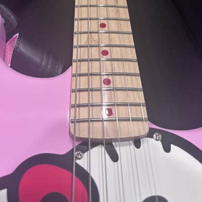 Squier Hello Kitty Stratocaster 2024 - Present - Pink image 4