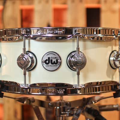 DW 5x14 Collector's Maple VLT Lexus White Lacquer Snare Drum - SO#1127629 image 1