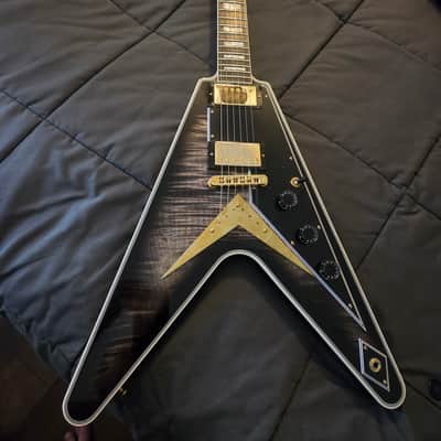 Gibson Custom Shop Flying V Custom - Cobra Black Curly Flame Top - 7.1 lbs - image 1