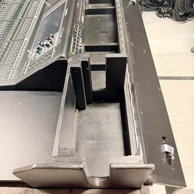 Yamaha QL5 Mixing Console image 12