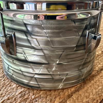 Vintage Ludwig 1970’s 10” Rack Concert Tom (3-Ply) with Pointed Blue/Olive Badge 1969 - 1976 - Sky Blue Pearl image 11