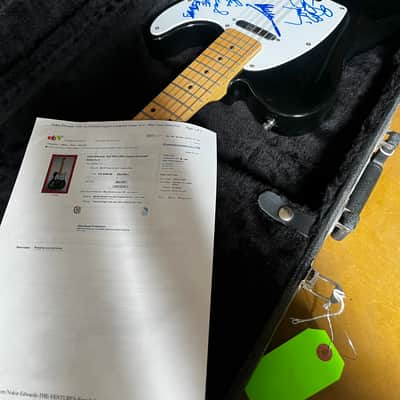 “THE VENTURES” Signed Electric Guitar w/ Proof Photos & G&G Hard Case image 10