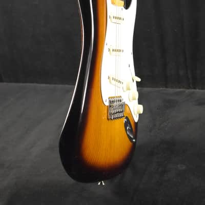 Fender Stories Collection Eric Johnson 1954 “Virginia” Stratocaster Maple Fingerboard 2-Color Sunburst image 5