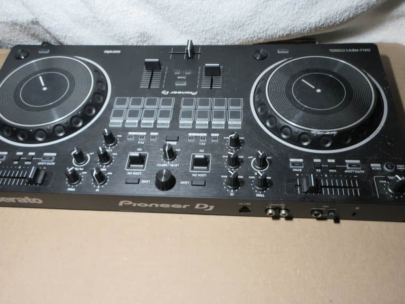 Pioneer DDJ-REV1 2-Channel DJ Controller 2022 - Present - Black image 1