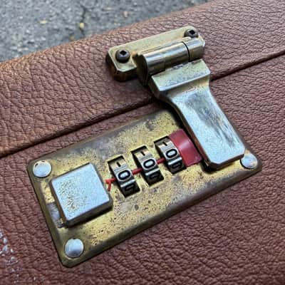 VINTAGE 80'S 90'S GENUINE GIBSON EXPLORER HARDSHELL CASE - TKL MADE IN CANADA - GOOD CONDITION - image 9