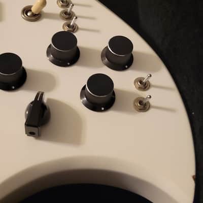 1984 B.C. Rich Bich guitar white Dimarzios Kahler 2-owners EXCELLENT condition Original Receipt!!! image 7