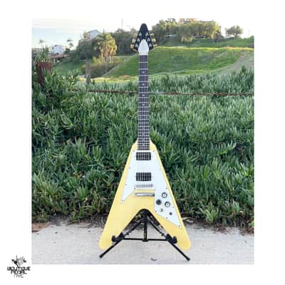 Gibson Flying V '67 1991 Early Reissue Alpine White image 1