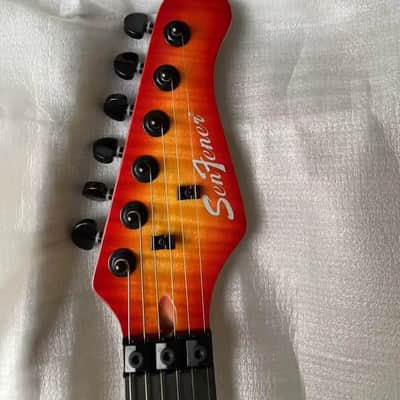 Sunburst Finish Mini Travel Electric Guitar, Tiger Maple Top Mahogany Body, Rosewood Fingerboard Neck image 4