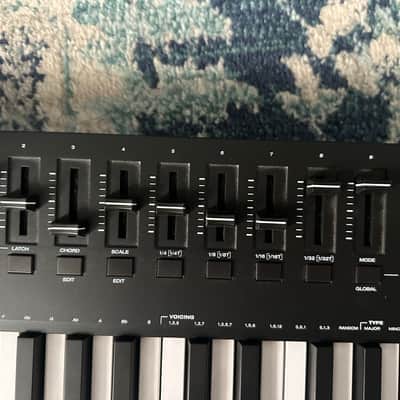 M-Audio Oxygen Pro 61 MIDI Keyboard Controller 2020 - Present Black image 4