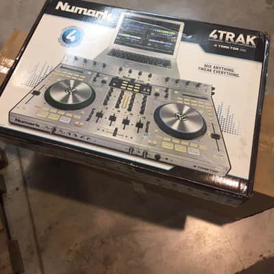 Numark 4 trak-4 deck x traktor(all out) image 1