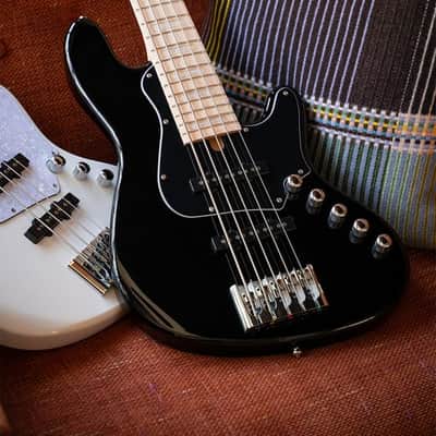 Cort Elrick NJS 4-String Electric Bass, Black image 18