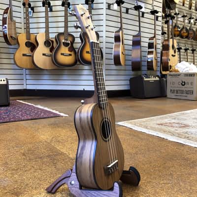 Lanikai OA-S Oak Soprano Ukulele w/Padded Gig Bag image 5