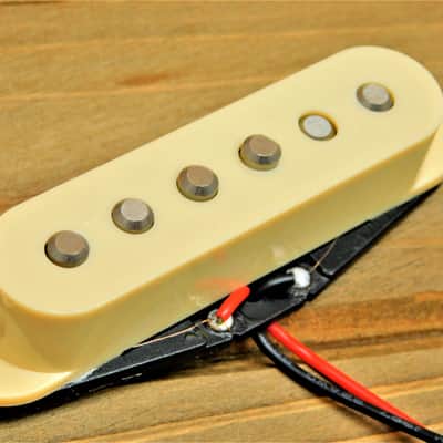 G.M. Smooth Velvet Alnico II Middle pickup RWRP (Cream) for Fender Stratocaster® image 4