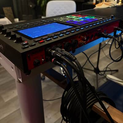 Akai MPC Live III Standalone Sampler / Sequencer 2025 - Present - Black image 3