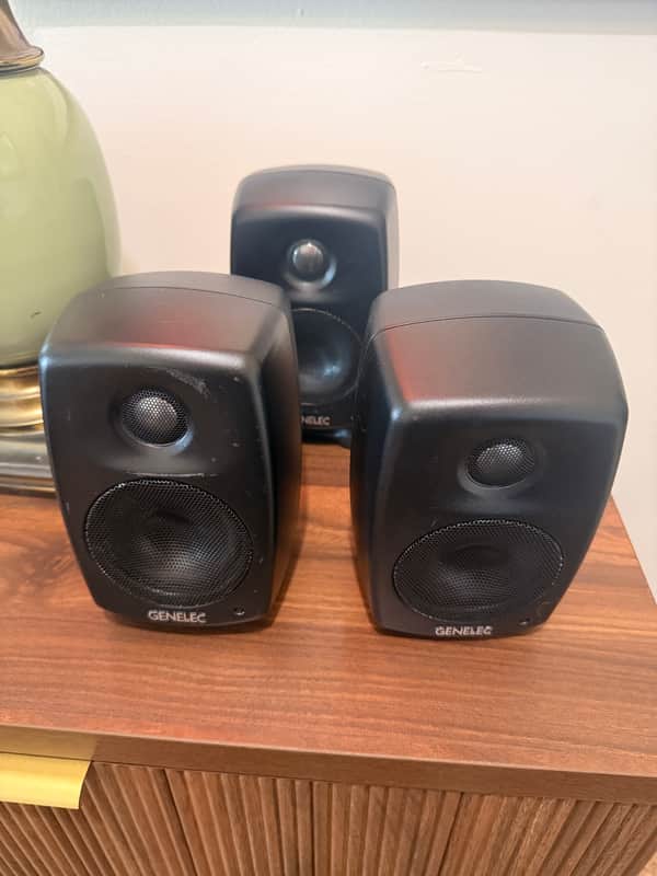 (3) Genelec 6010A 3" Powered Nearfield Studio Monitor (Pair) 2008 - 2013 - Black image 1